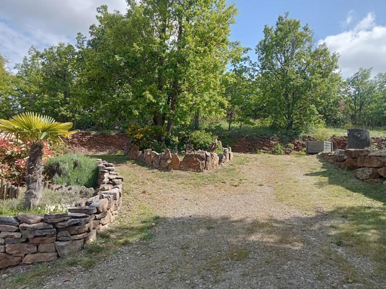 Gite De Cayssie Verrieres  Esterno foto